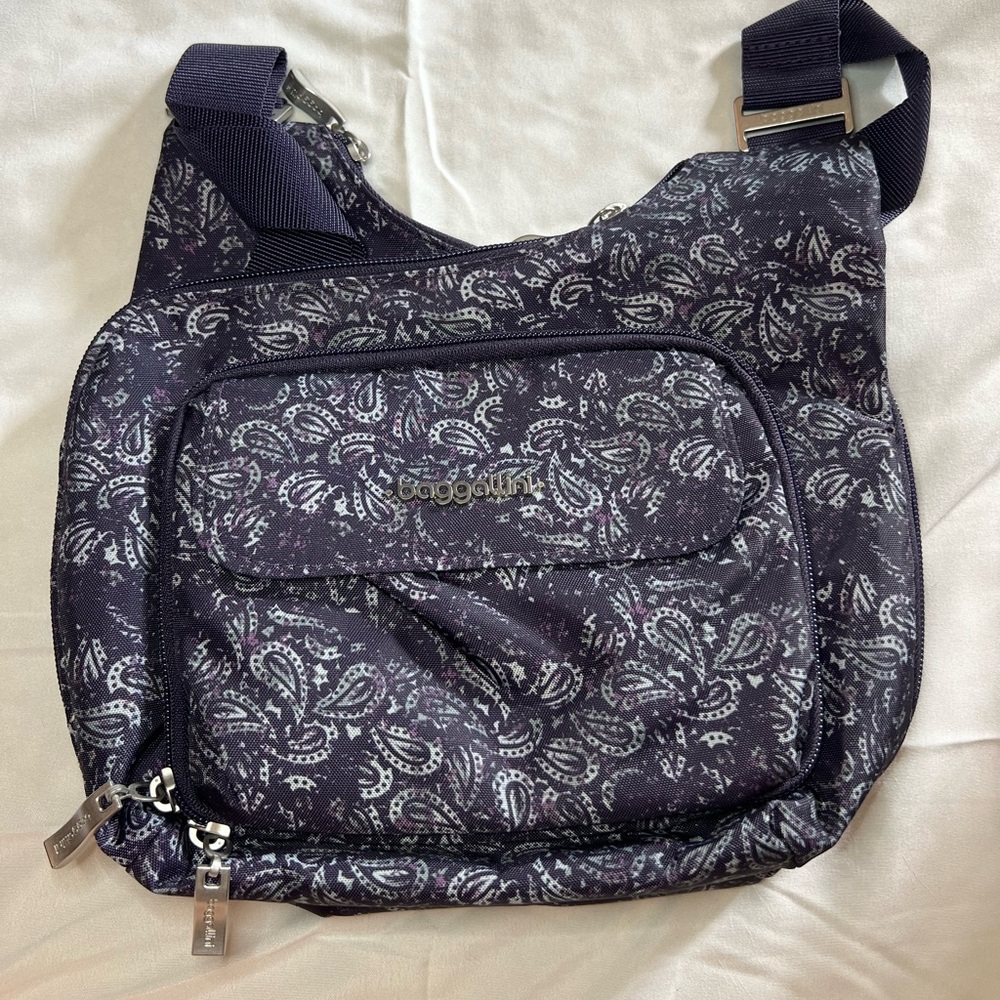 Baggallini Criss Cross Crossbody Bag